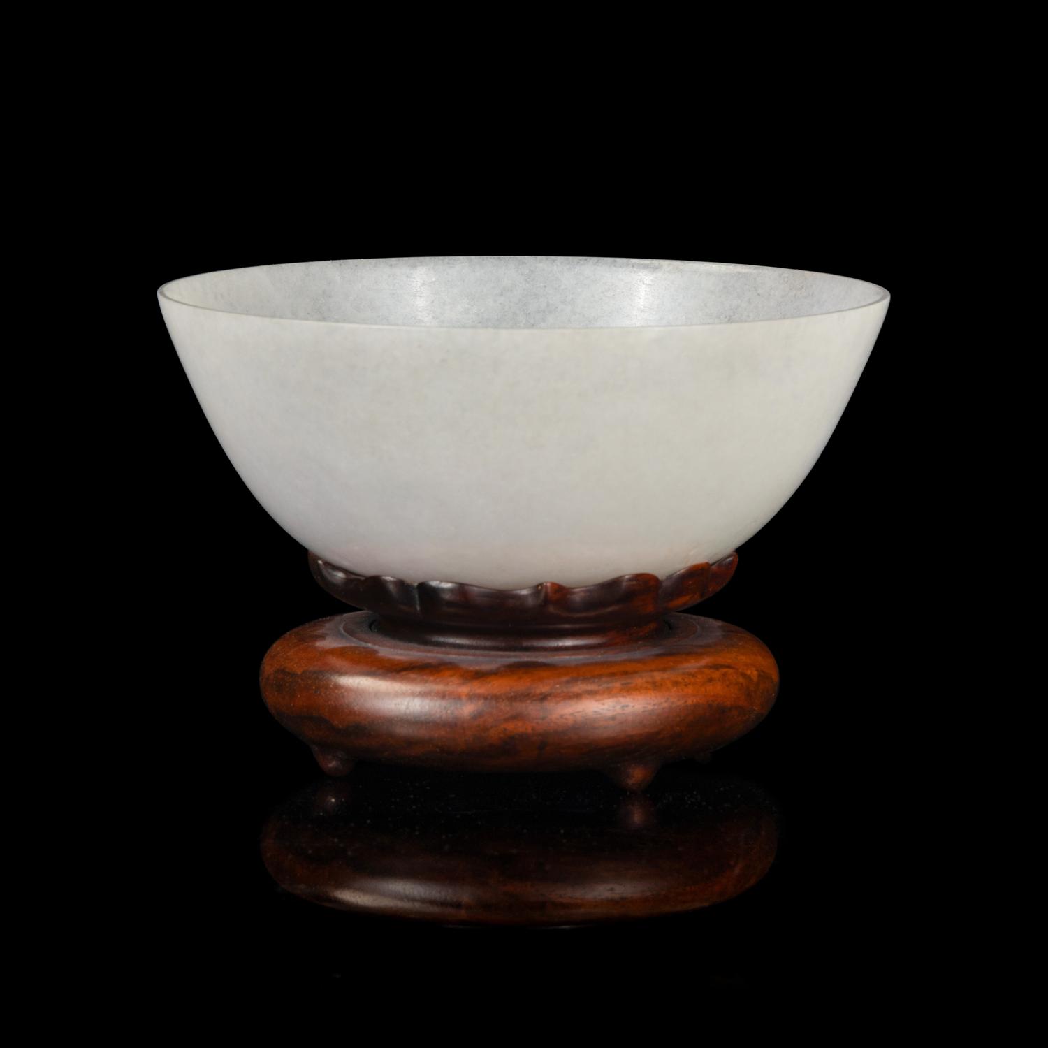 A Chinese White Jade Bowl, 19th-20th Century 晚清-民國 白玉碗