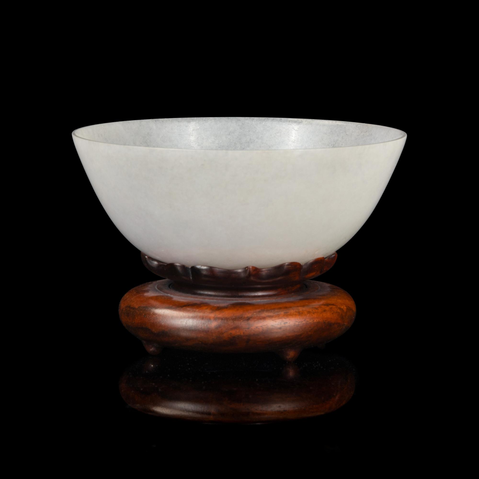 A Chinese White Jade Bowl, 19th-20th Century 晚清-民國 白玉碗