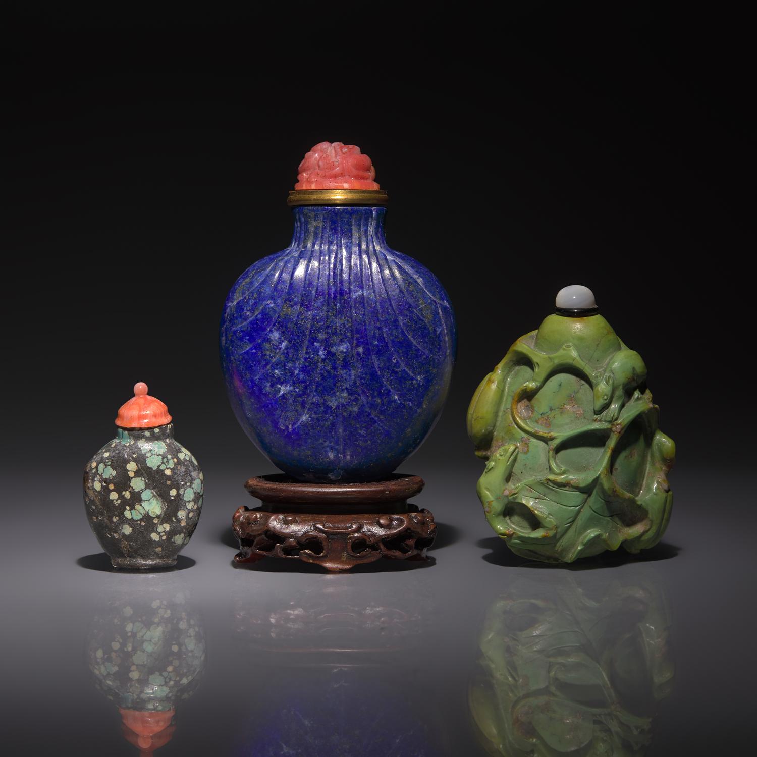 Three Chinese Semiprecious Stone Snuff Bottles, 18th-19th/20th Century — 清中期民國 青金石、松石鼻烟壺三支