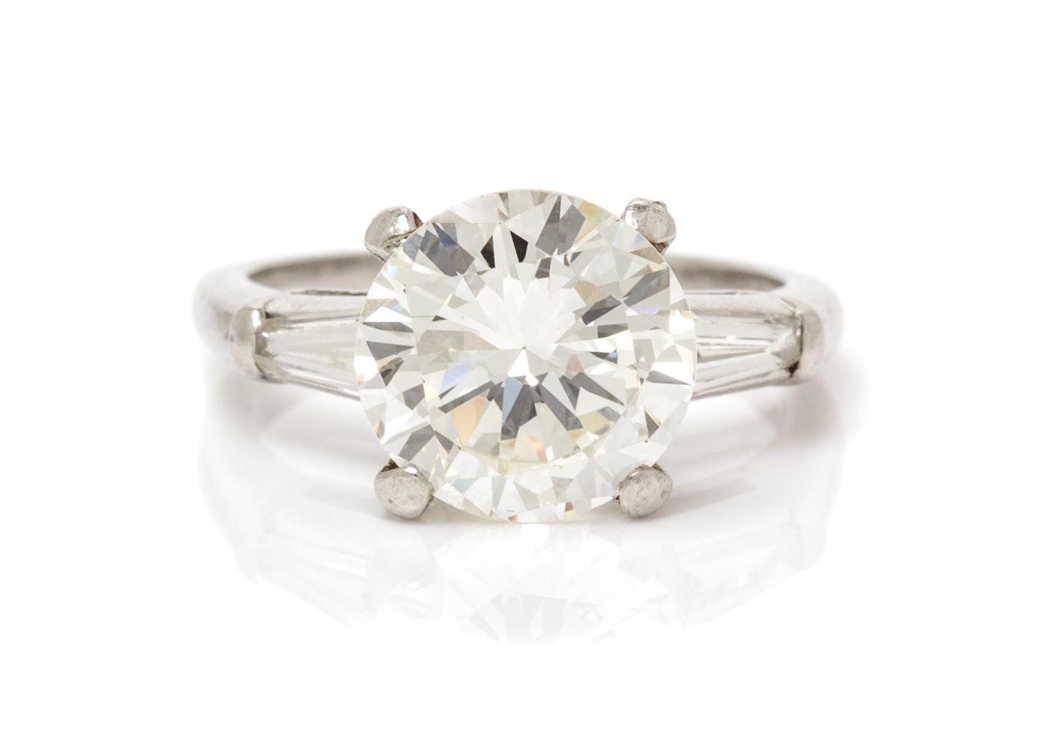 A Platinum and Diamond Ring, 3.70 dwts.