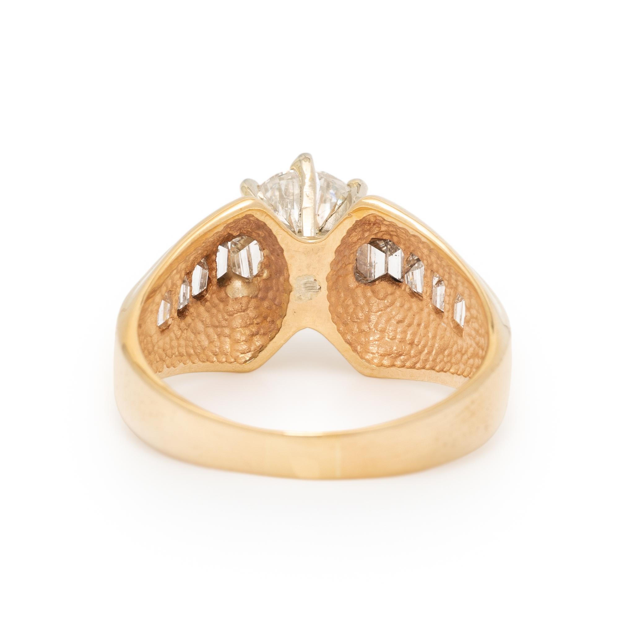 DIAMOND AND YELLOW GOLD RING