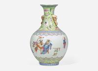 A Chinese famille rose-decorated "Zhongkui and Demons" vase, Xianfeng six-character seal mark 鐘馗打鬼粉彩瓶 咸豐六字款