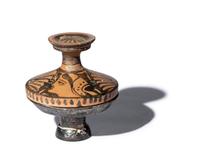 An Apulian Red-Figured Lekanis