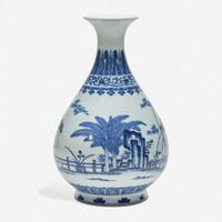 A Chinese blue and white porcelain vase, Yuhuchunping 青花玉壶春瓶