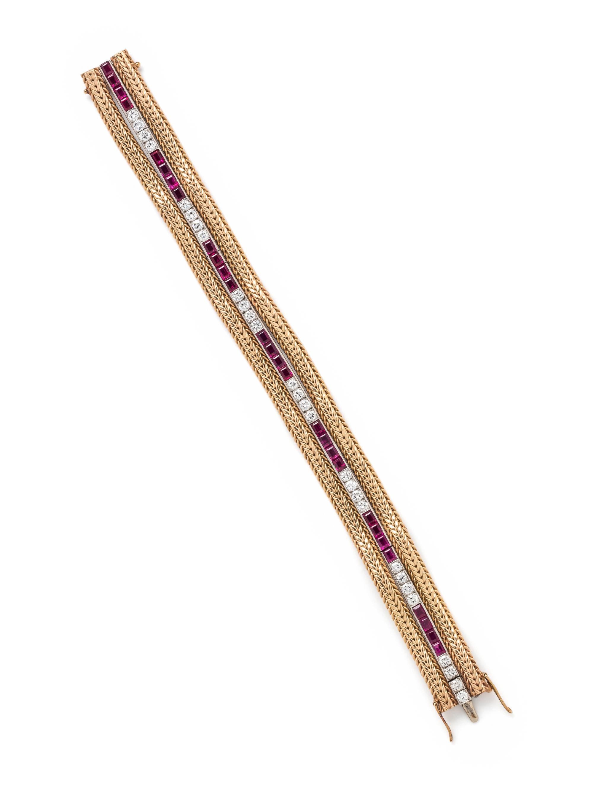 YELLOW GOLD, DIAMOND AND SYNTHETIC RUBY BRACELET