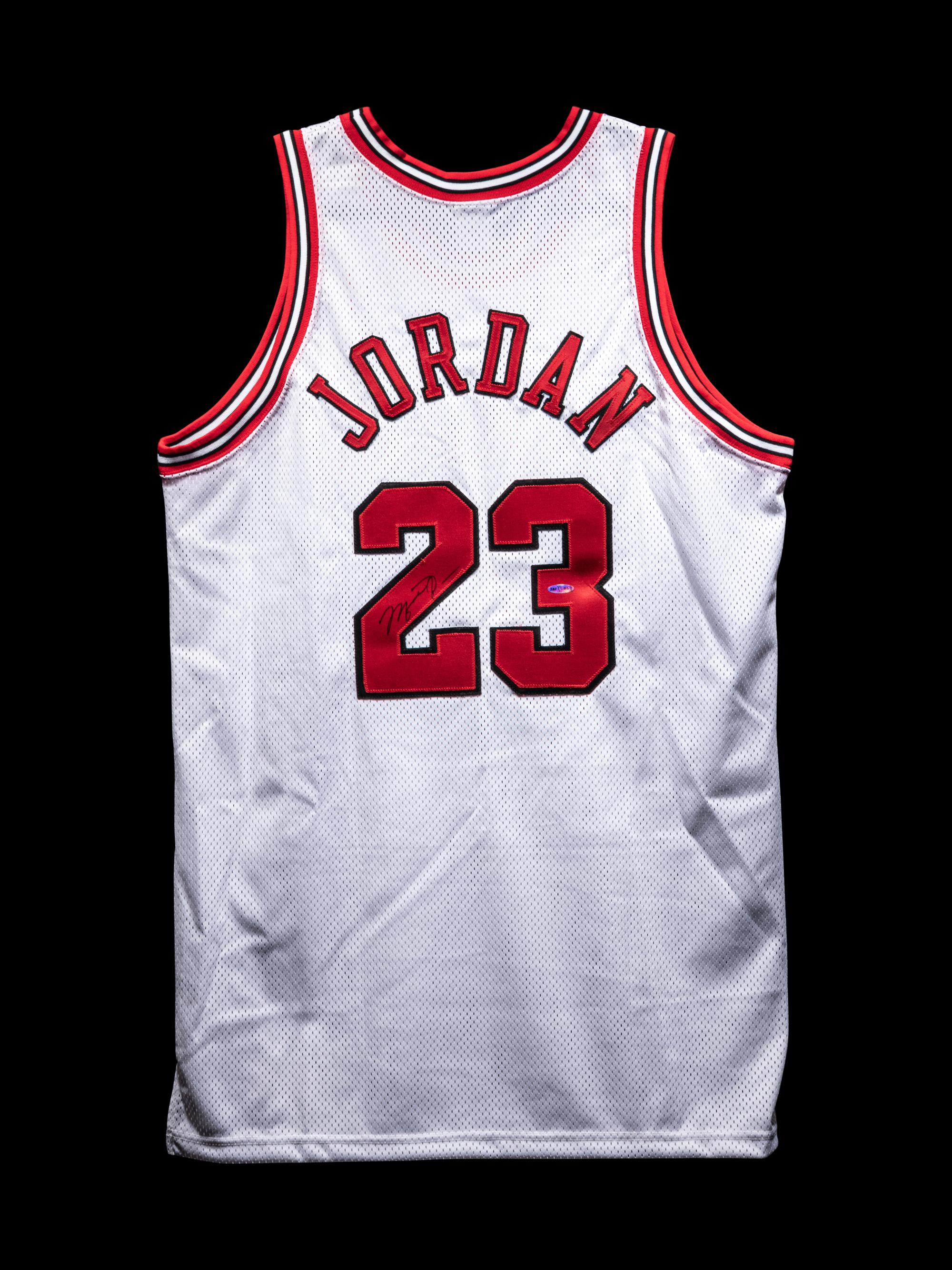 A Michael Jordan Chicago Bulls Signed Autograph Authentic Home 23 Nike Jersey (Upper Deck Authenticated)
