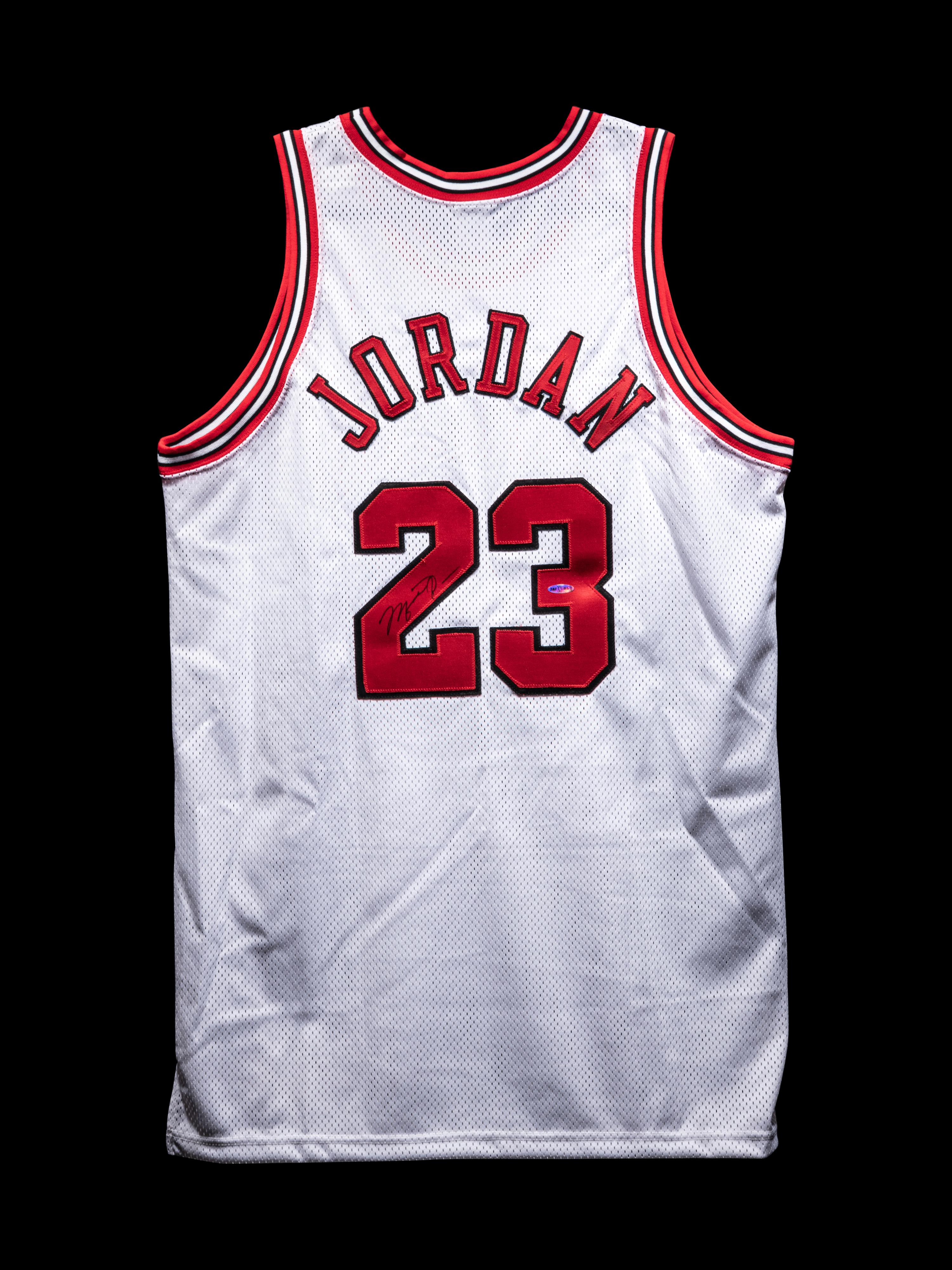 A Michael Jordan Chicago Bulls Signed Autograph Authentic Home 23 Nike Jersey (Upper Deck Authenticated)