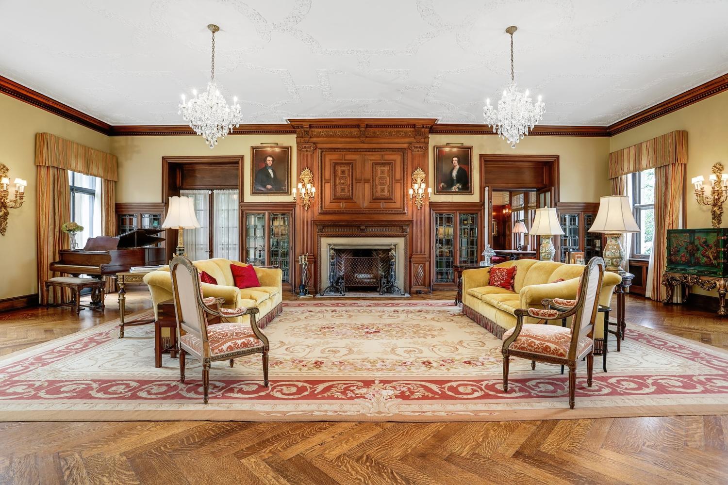 A William IV Mahogany Cellarette