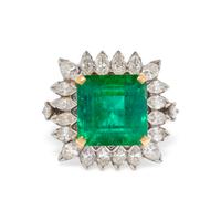 EMERALD AND DIAMOND RING