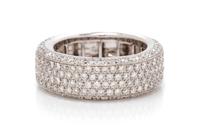 An 18 Karat White Gold and Diamond Ring, 7.00 dwts.