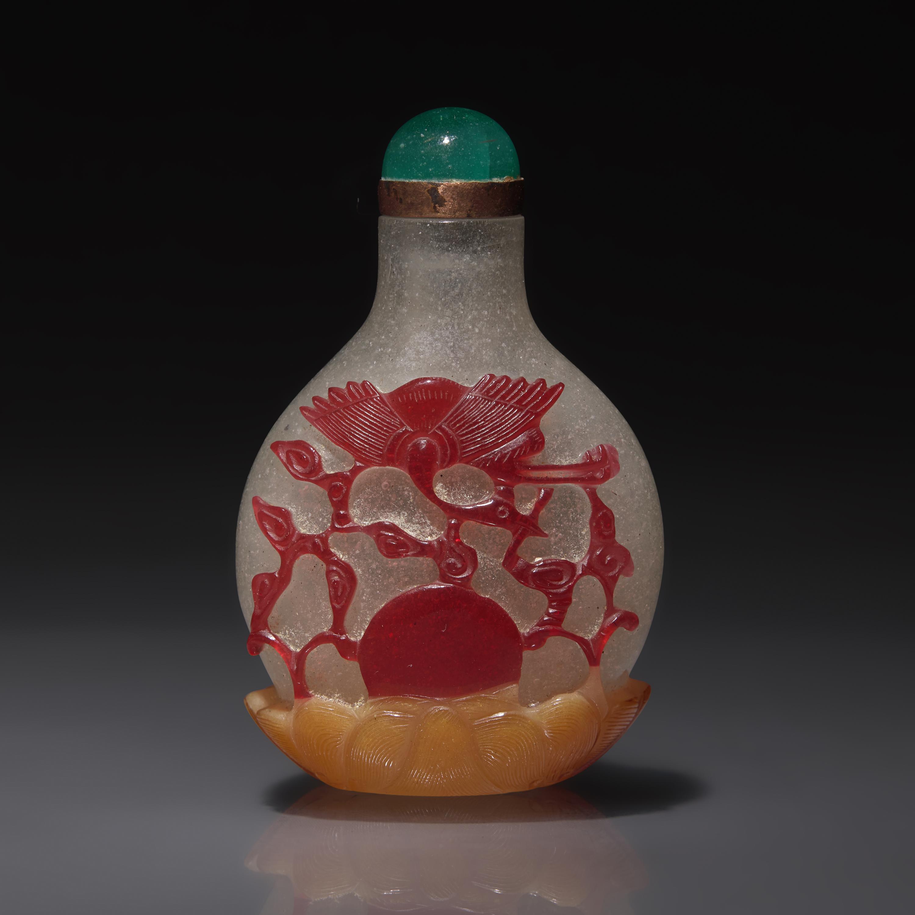 A Chinese Three-Color Overlay Snuff Bottle, Qing Dynasty, Daoguang Period, Circa 1821-1850 — 1821-1850年 雪霏地套三色料瑞鶴草蟲圖鼻煙壺