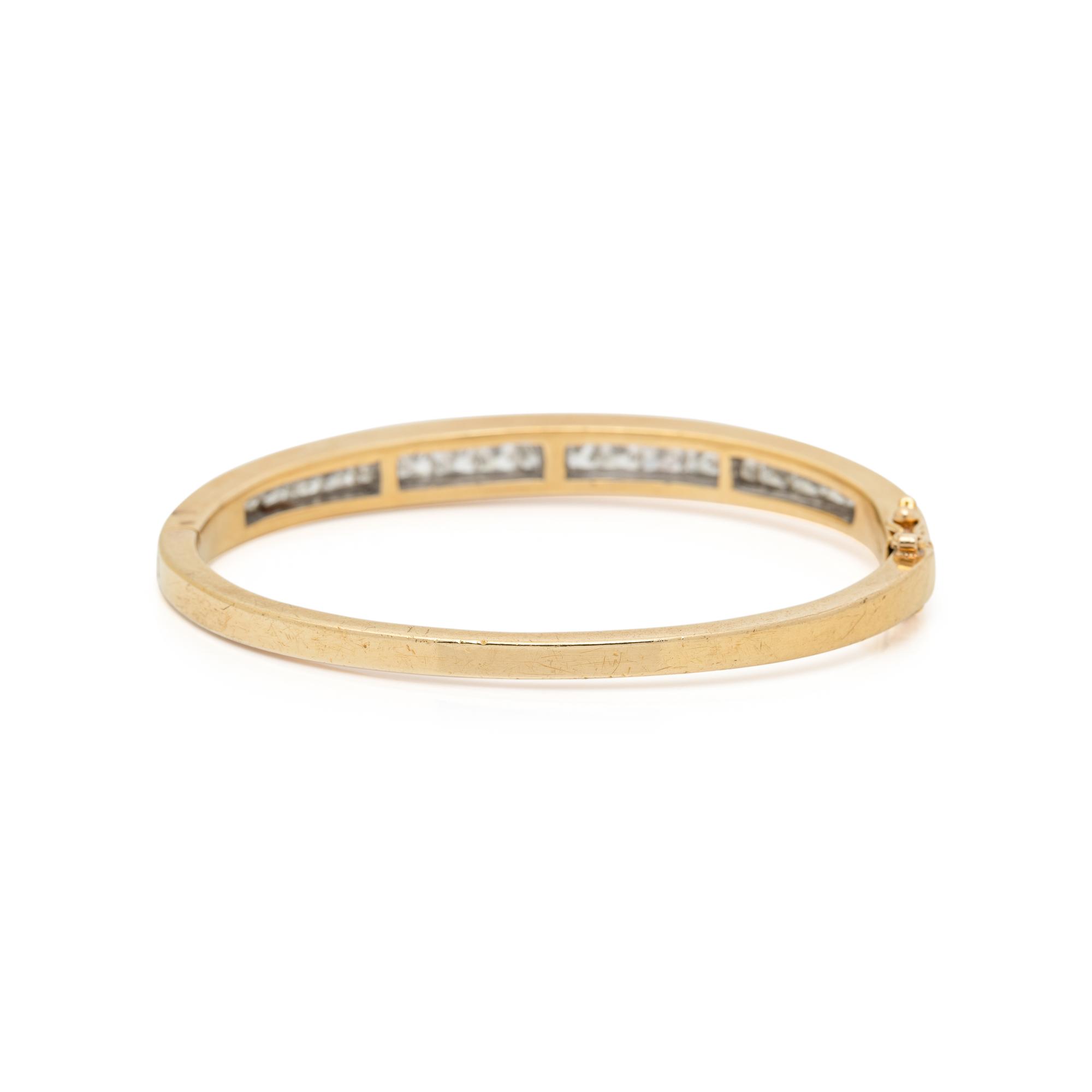 YELLOW GOLD AND DIAMOND BANGLE BRACELET