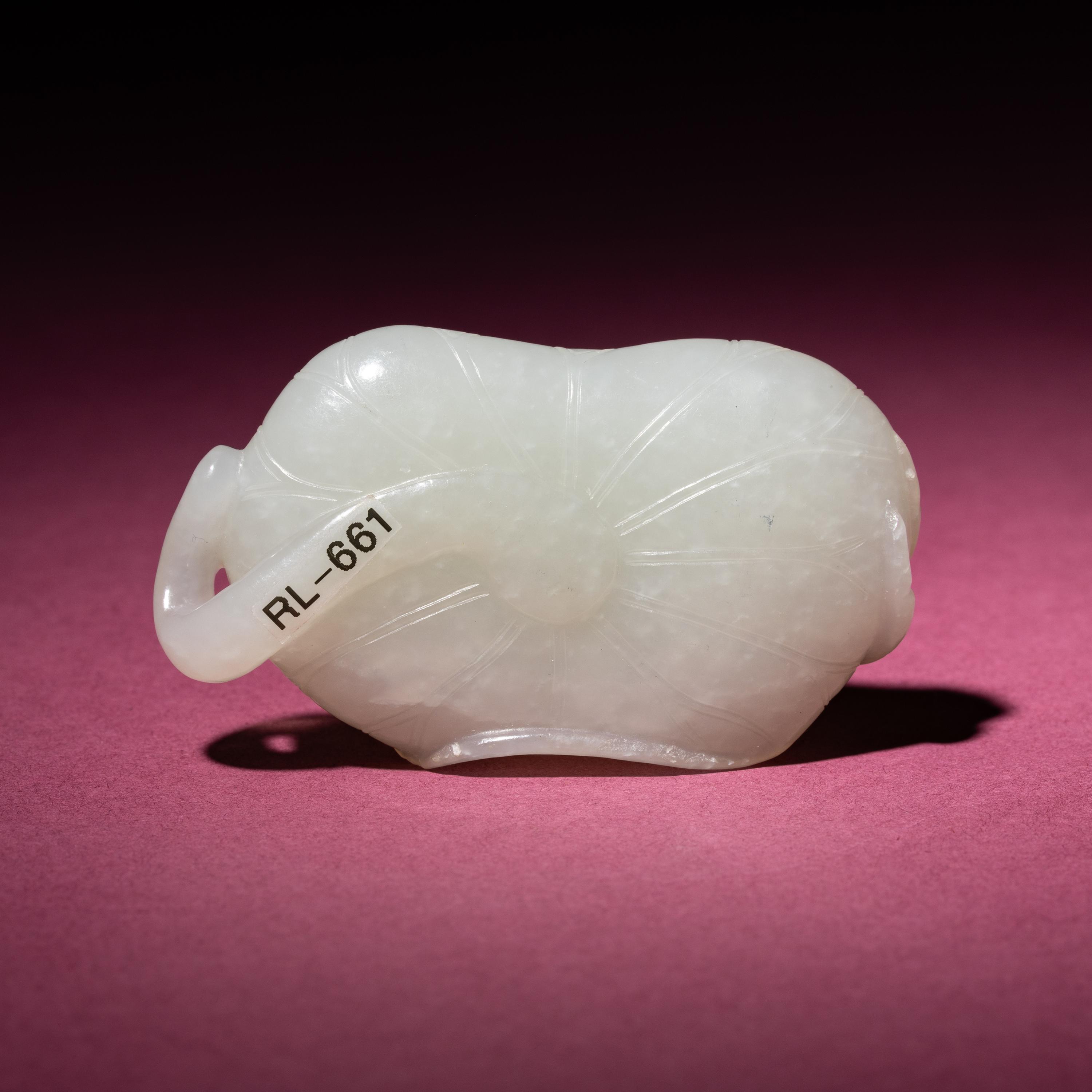 A Chinese White Jade Carving of a Crab on Lotus Leaf, 18th/19th Century — 清中期 白玉蓮葉螃蟹把件