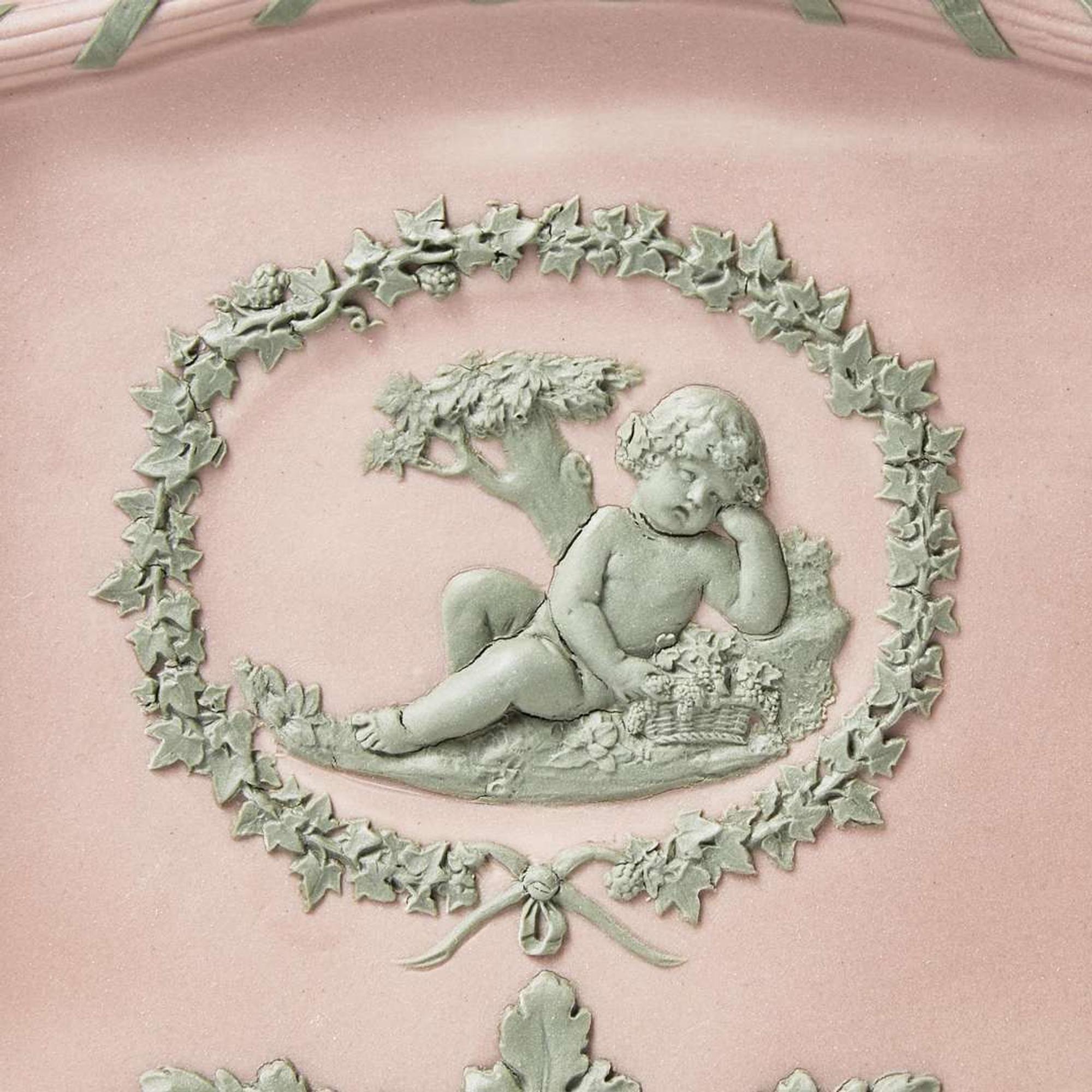 A Wedgwood Lilac Dip Jasperware Bulb Pot UK, early 19th century