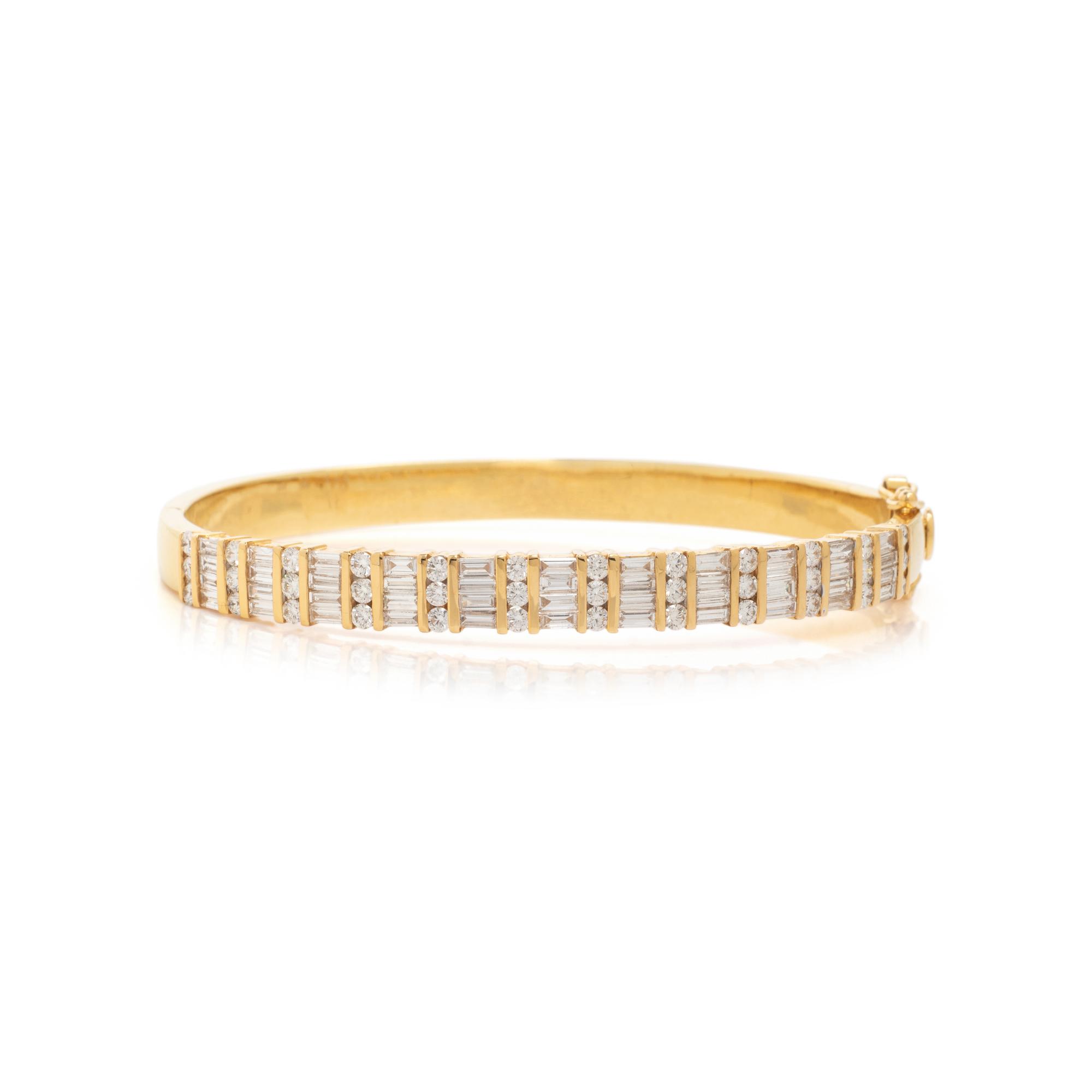 YELLOW GOLD AND DIAMOND BANGLE BRACELET