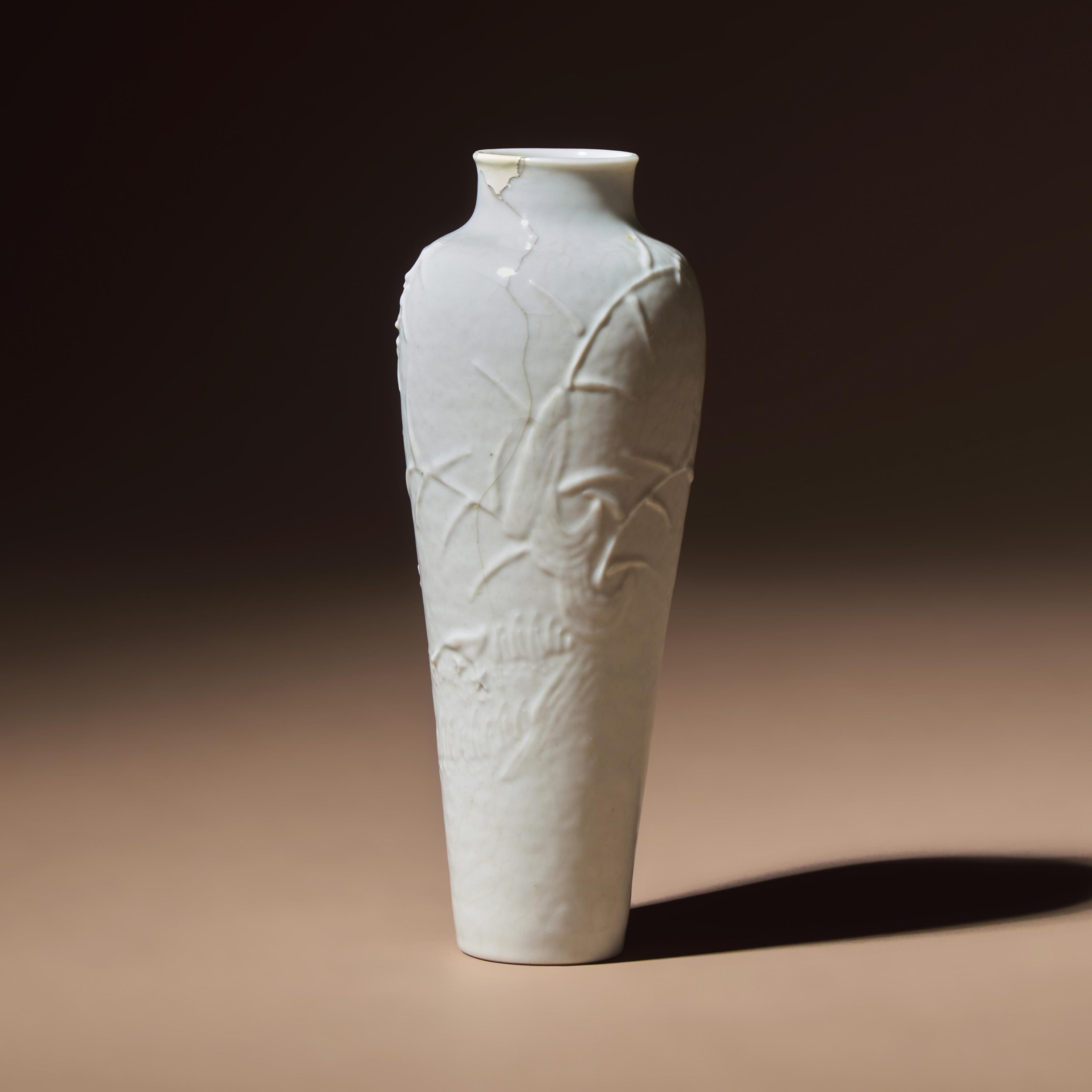 Three Chinese White Glazed Porcelain Vases, Mid Qing Dynasty — 清中期 德化白瓷瓶三件