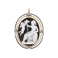 Agate Cameo and Yellow Gold Pendant Brooch