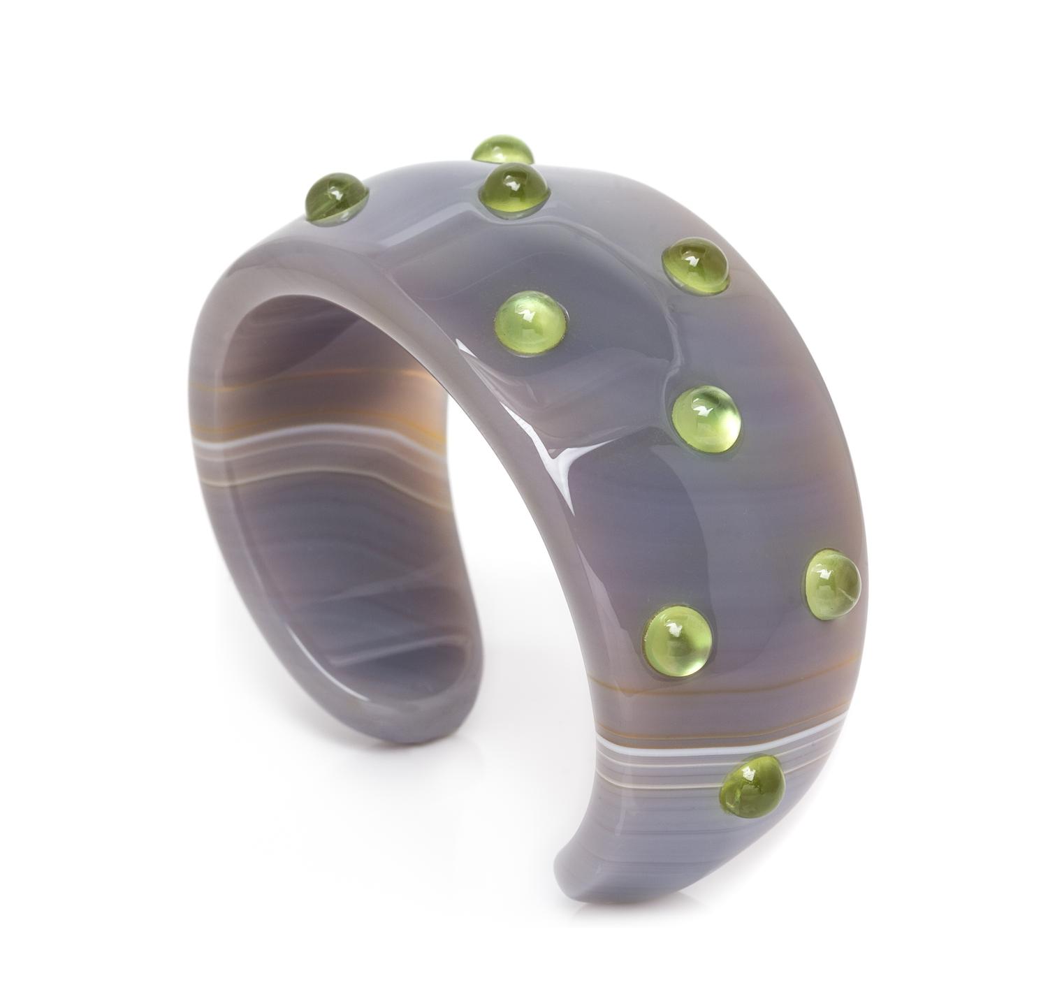 A Grey Agate and Peridot Cuff Bracelet, 44.10 dwts.