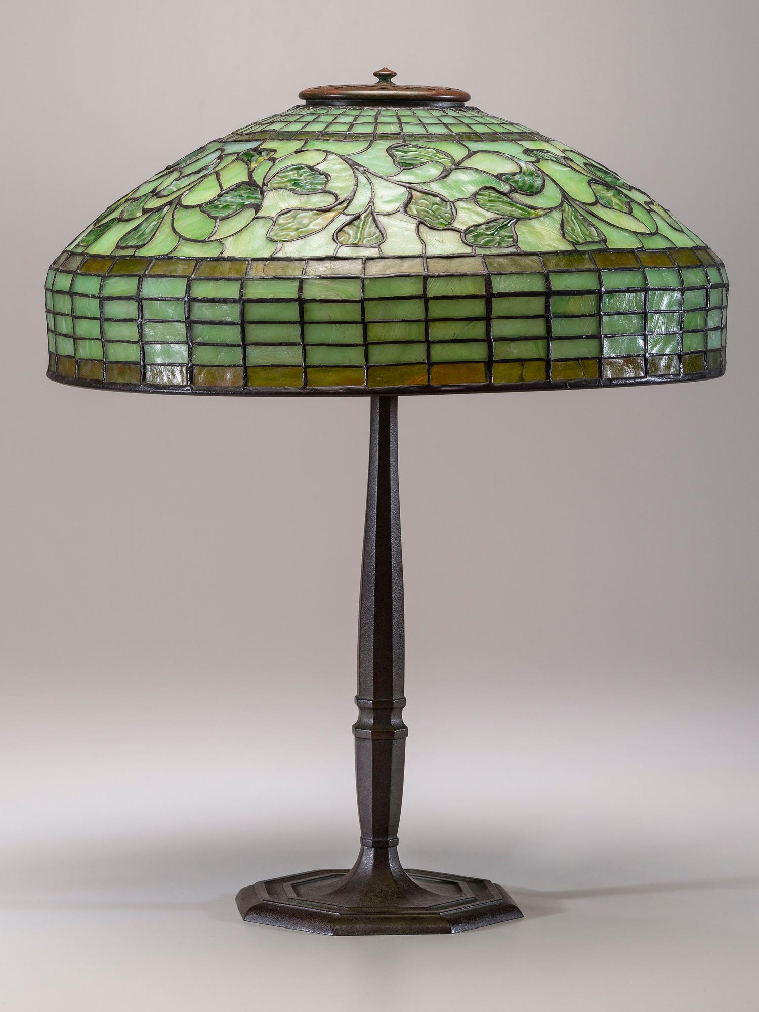 Whirling Leaf Table Lamp