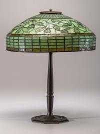 Whirling Leaf Table Lamp