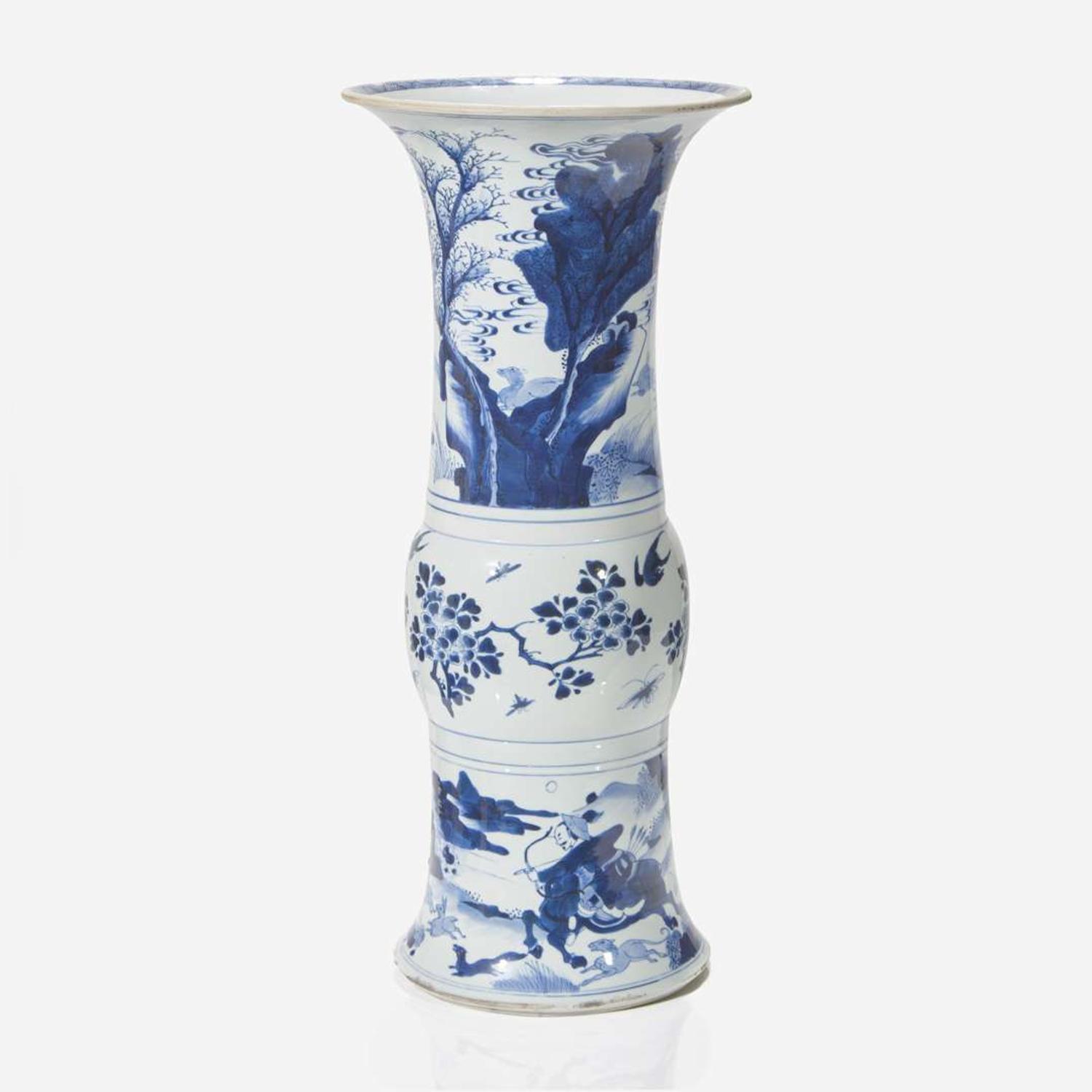 A Chinese blue and white porcelain Gu-form "Hunters" beaker vase 青花狩獵圖花觚 Kangxi period ? ??
