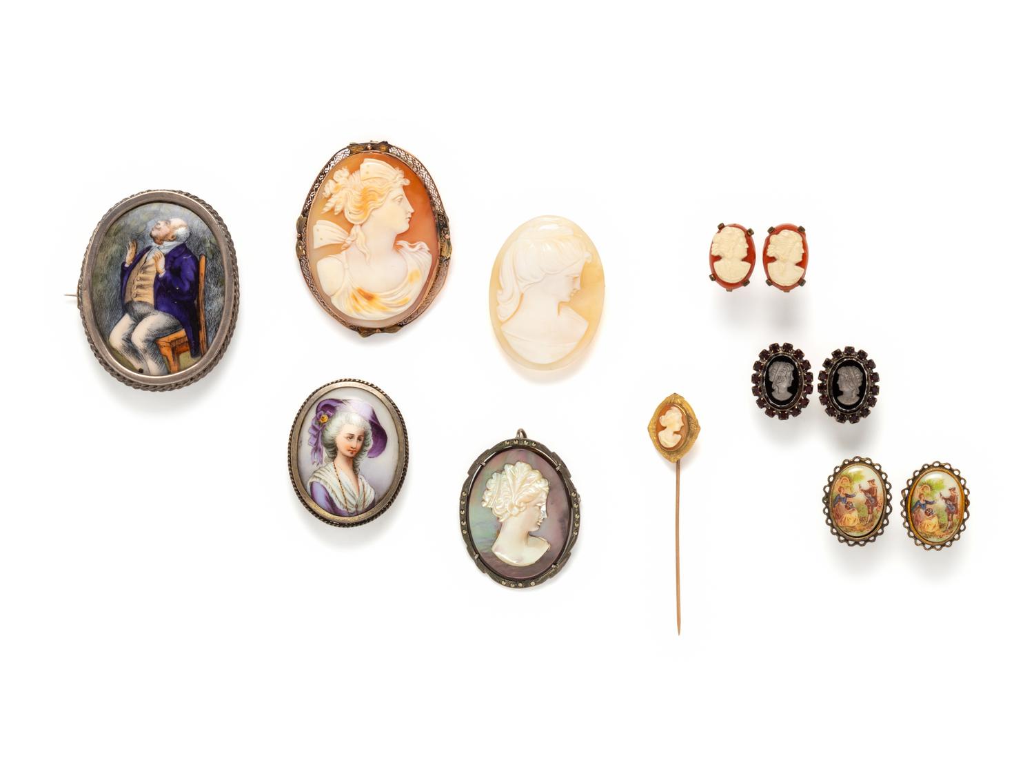 NINE PIECES OF CAMEO AND PORTRAIT JEWELRY