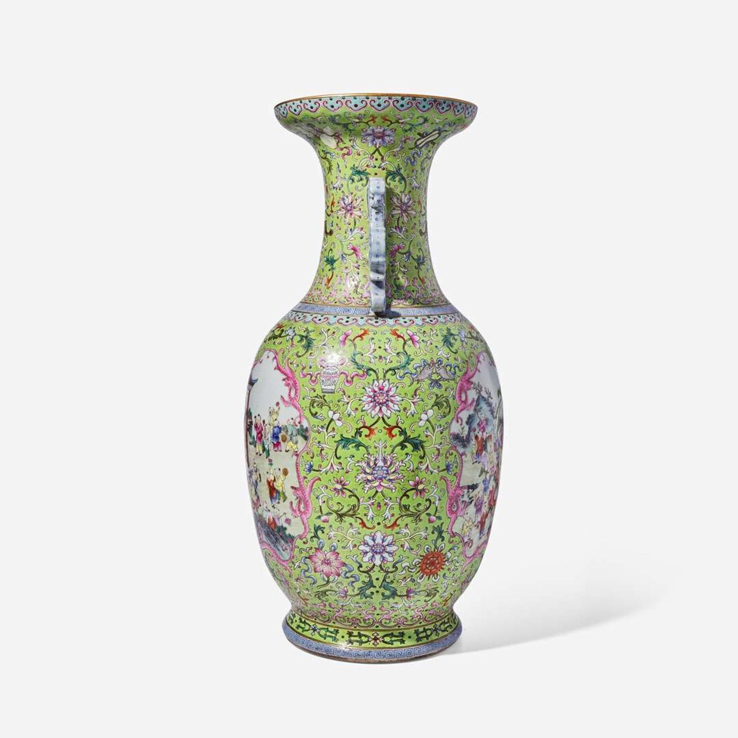 A large Chinese famille rose-decorated "Boys" Vase 粉彩嬰戲圖開光雙耳大瓶 Jiaqing mark ???