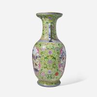 A large Chinese famille rose-decorated "Boys" Vase 粉彩嬰戲圖開光雙耳大瓶 Jiaqing mark ???