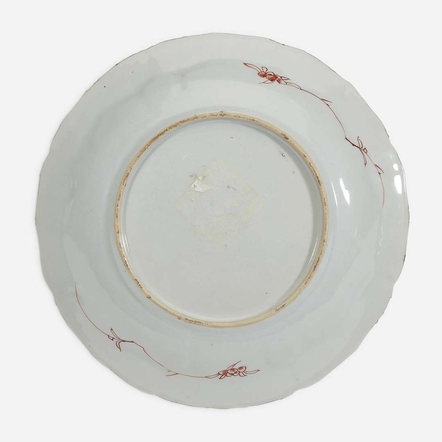 A Chinese famille verte "Mu Guyiying" dish 五彩“穆桂英”瓷盘 circa ? 1700-1725