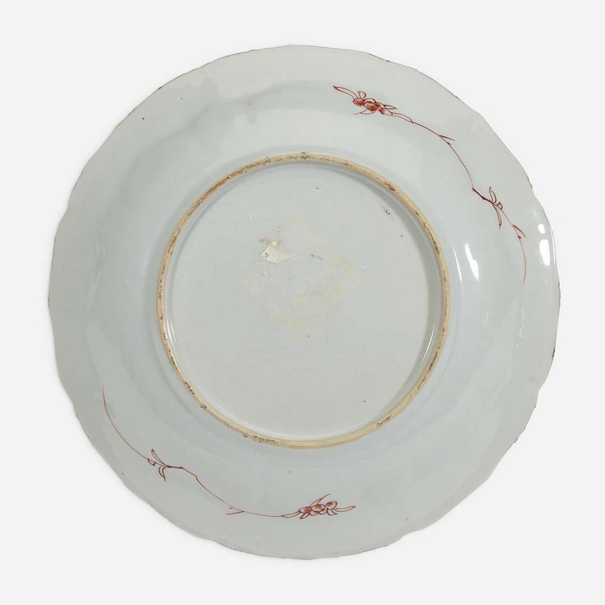 A Chinese famille verte "Mu Guyiying" dish 五彩“穆桂英”瓷盘 circa ? 1700-1725
