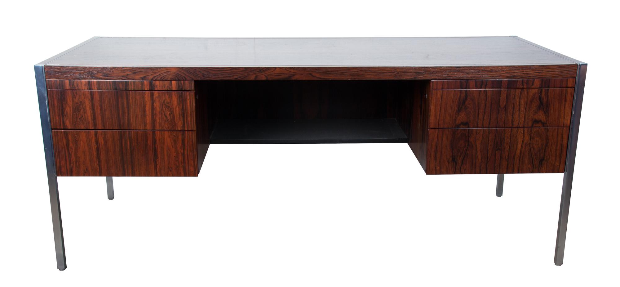 A Richard Schultz for Knoll Rosewood Desk Height 29 x width 72 x depth 32 inches. — 20TH CENTURY