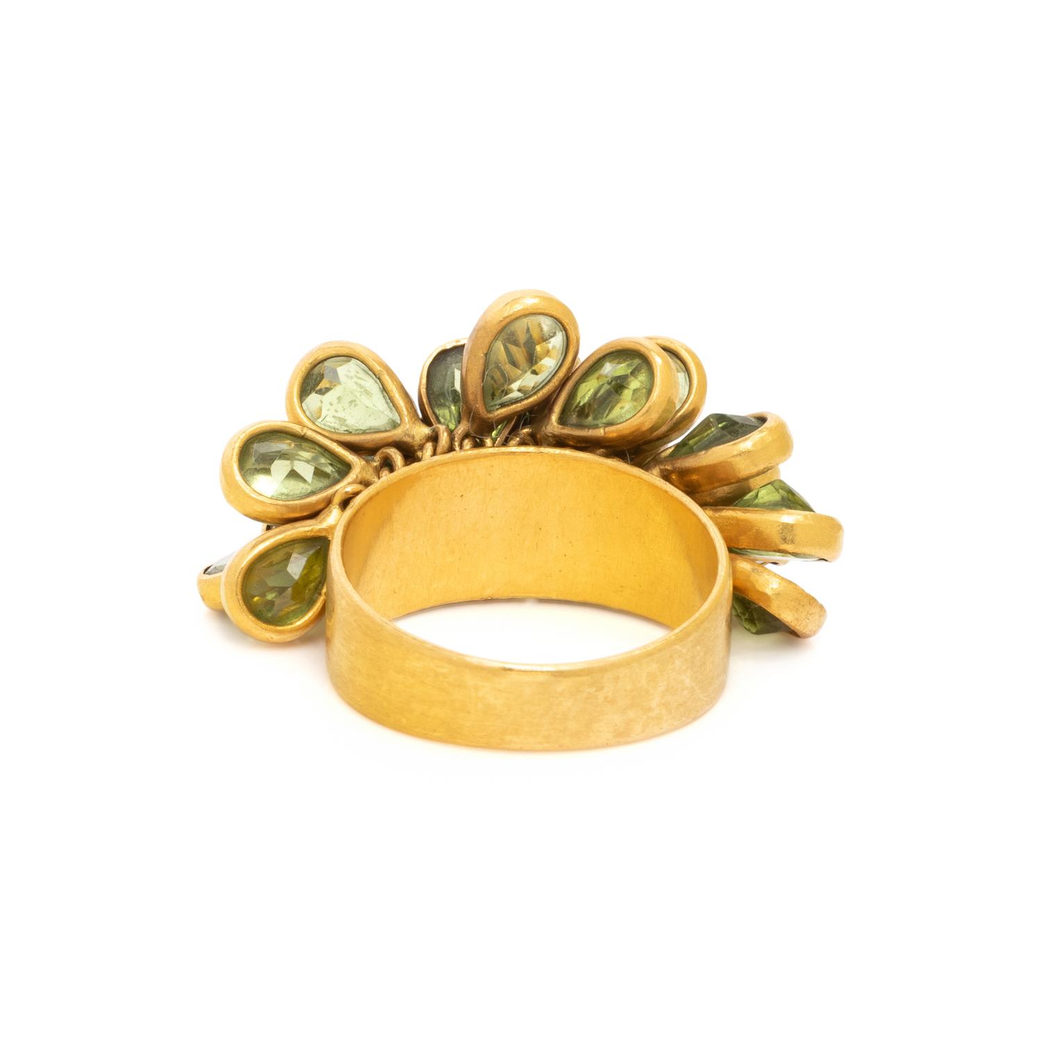 YELLOW GOLD AND PERIDOT RING