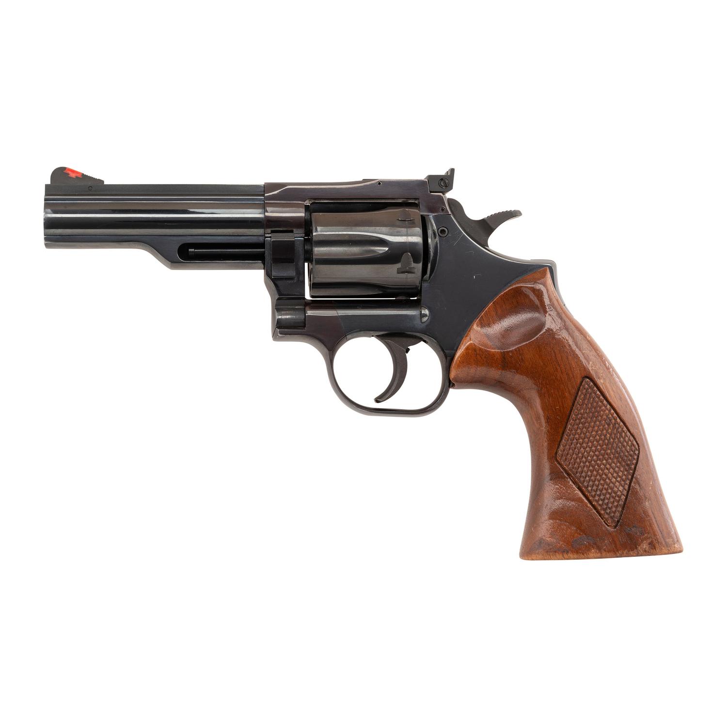 *Dan Wesson Arms .357 Magnum Revolver with Holster