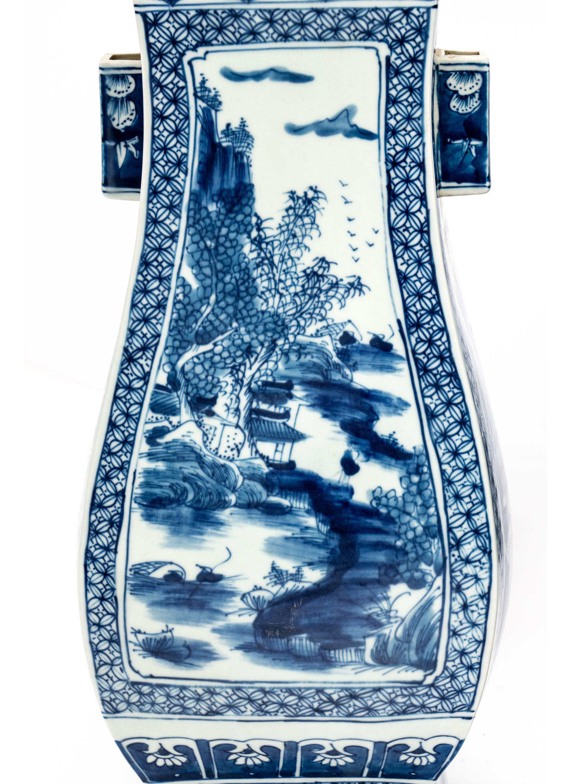 A Pair of Chinese Export Porcelain Vases