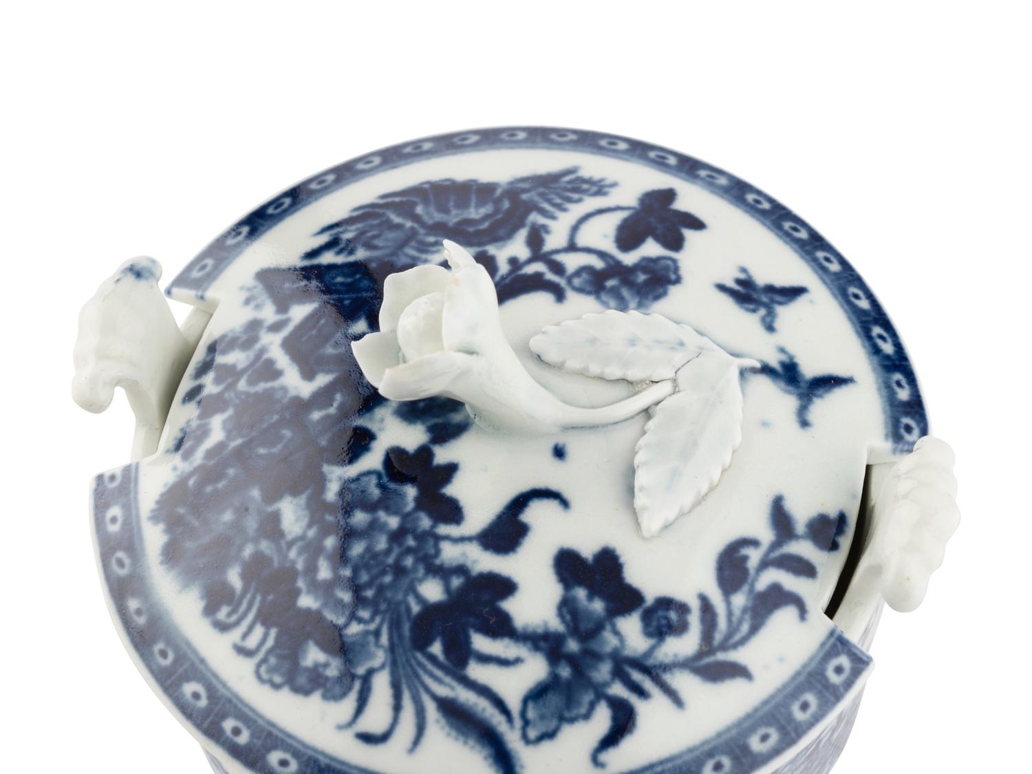 Three Worcester Porcelain Articles