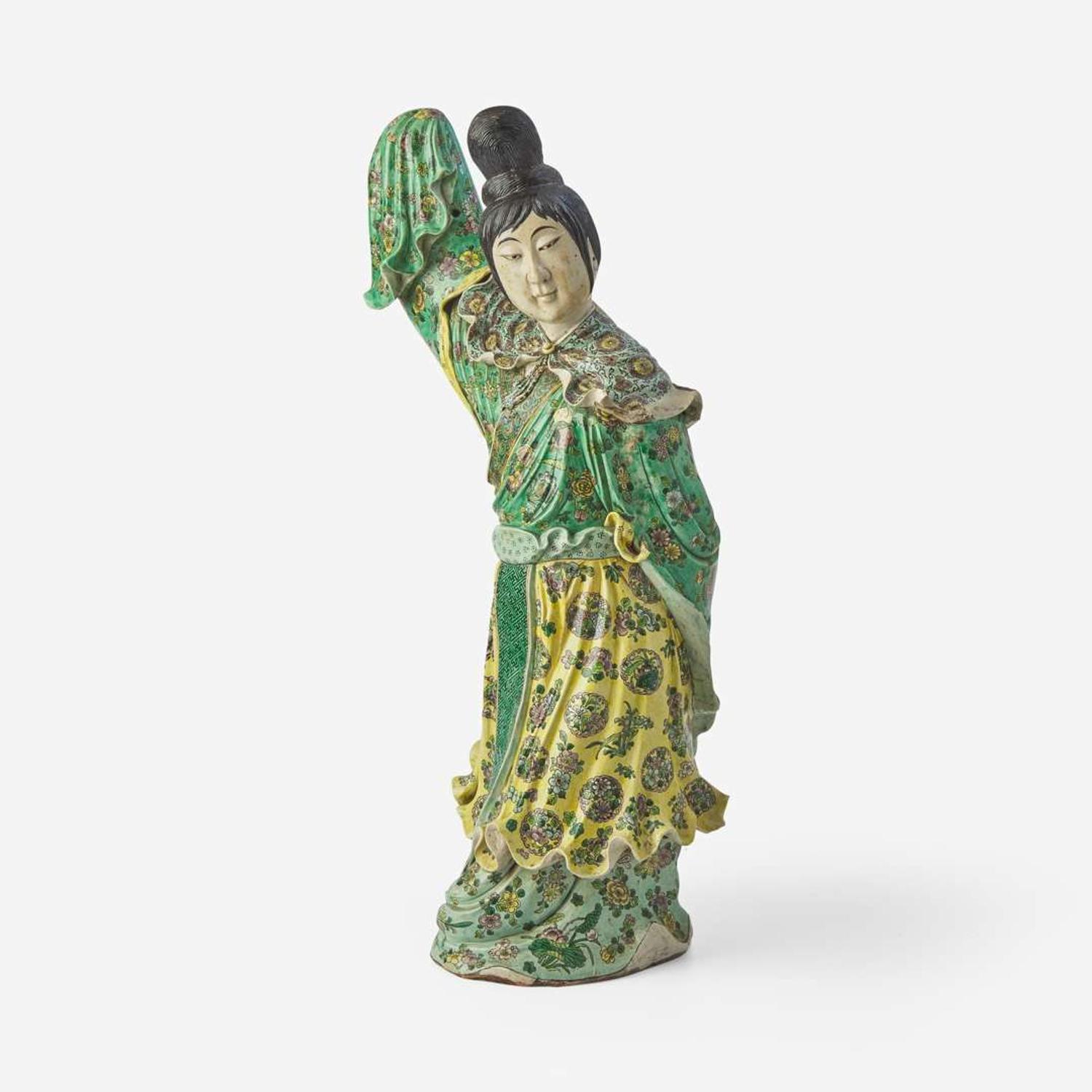 A large Chinese famille verte-decorated porcelain figure of a dancing meiren 素三彩大瓷塑美人 Late 19th to early 20th century ???????????
