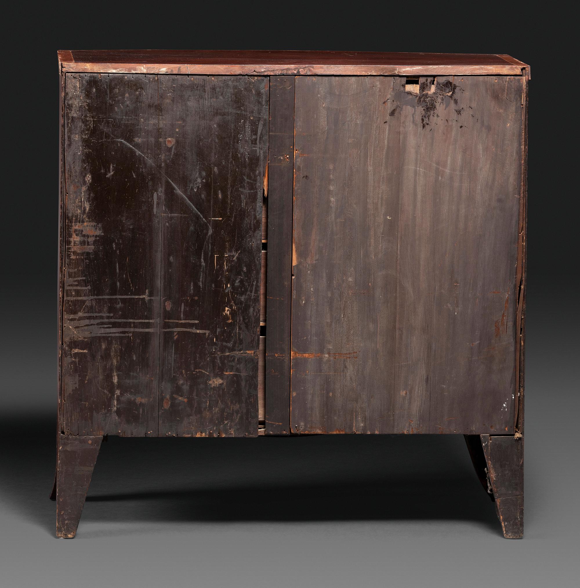 A Federal Figured and Banded Mahogany Bowfront Chest of Drawers