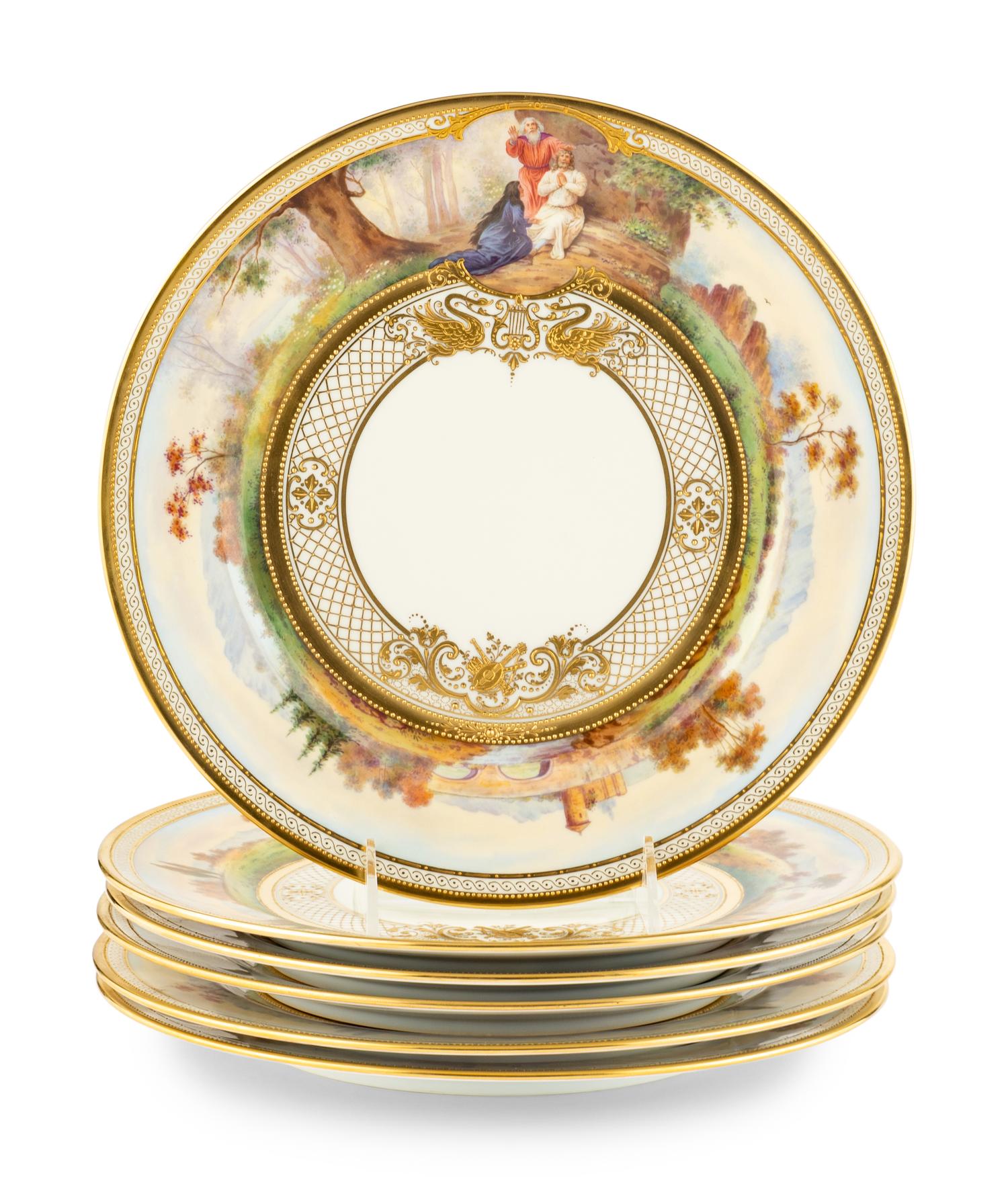A Dresden (Ambrosius Lamm) Porcelain Dinner Service