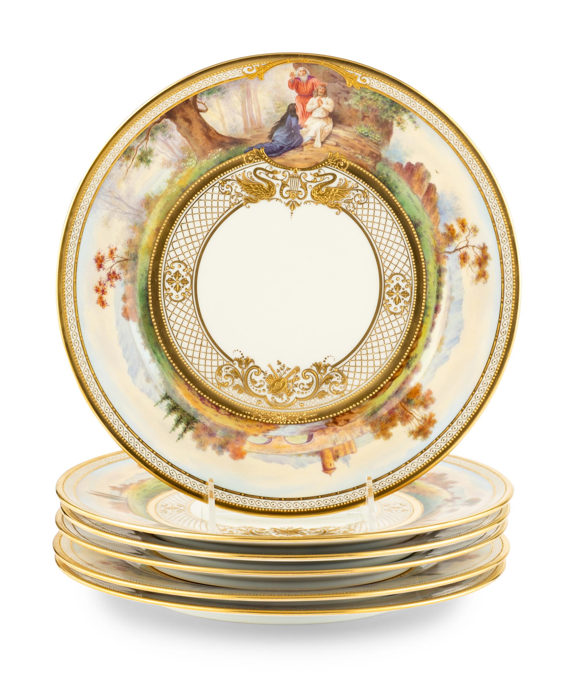 A Dresden (Ambrosius Lamm) Porcelain Dinner Service