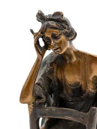 Salon Girl