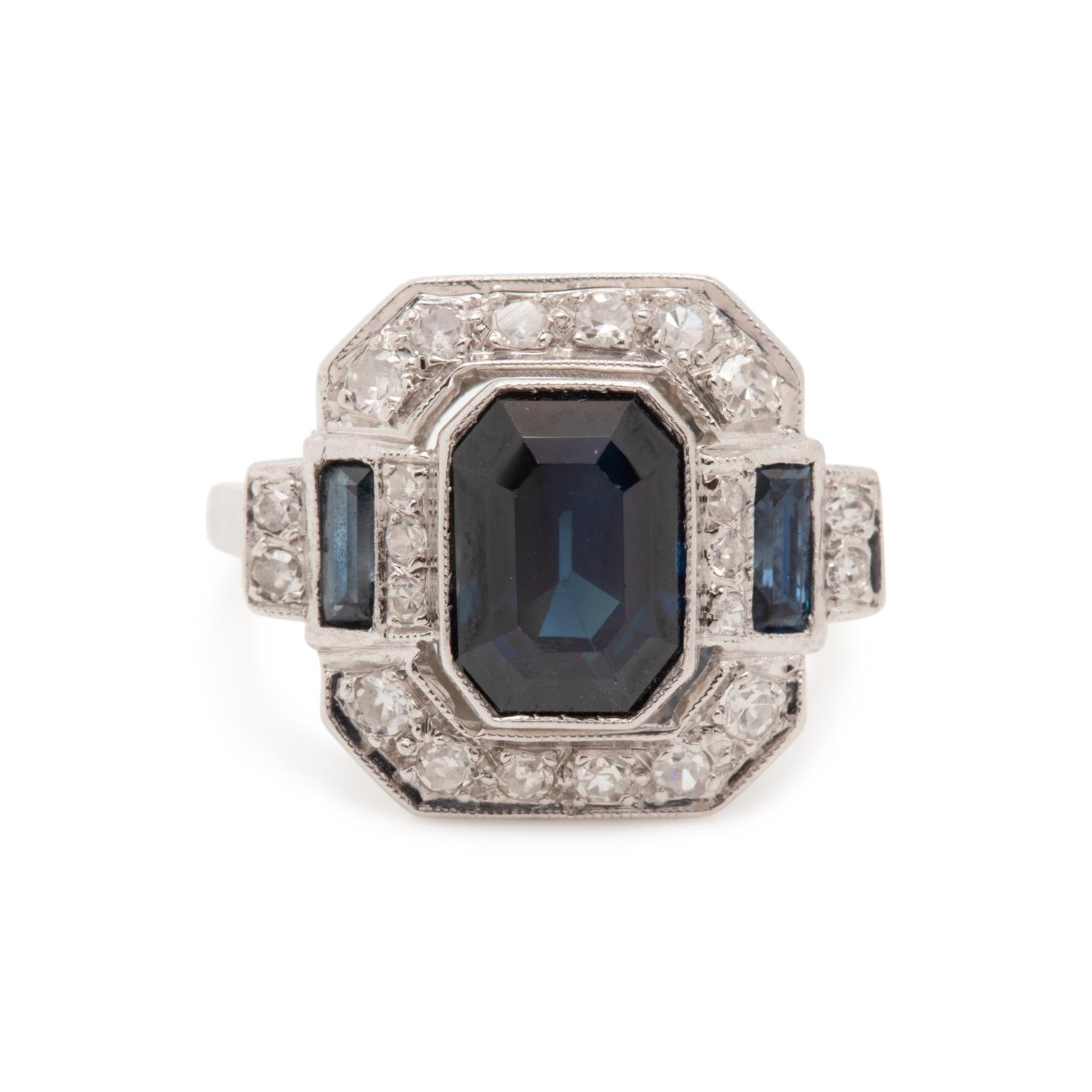 SAPPHIRE AND DIAMOND RING
