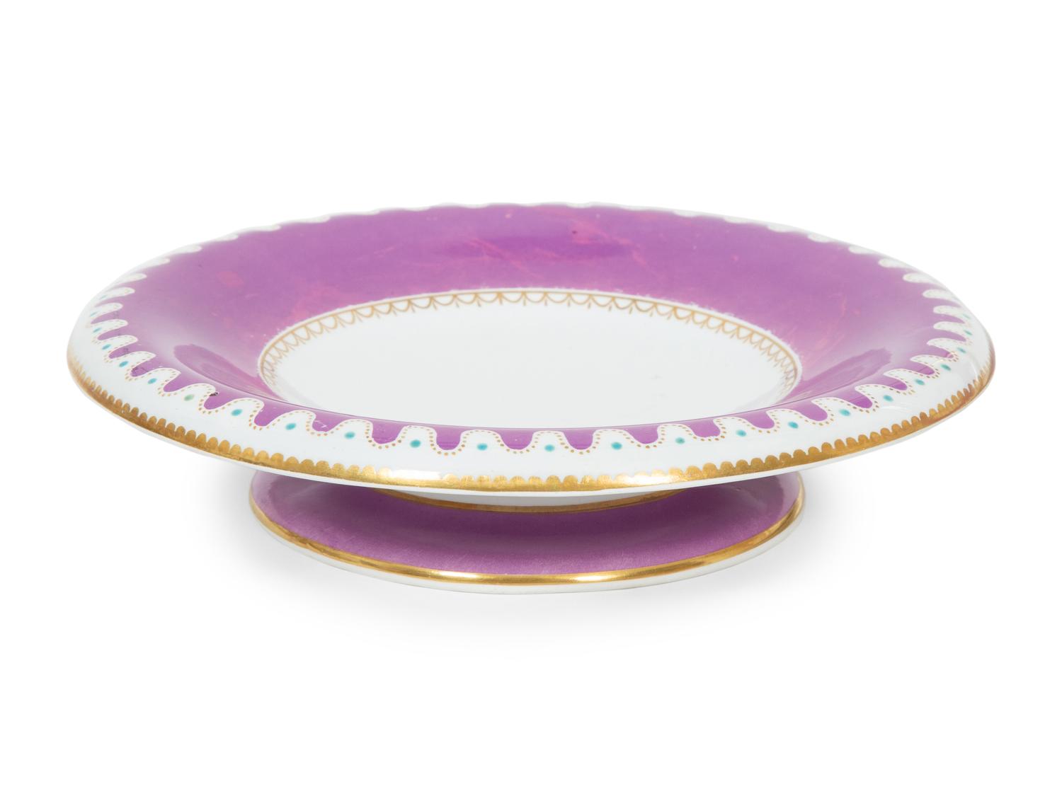 A Wedgwood Porcelain Sixteen-Piece Dessert Service
