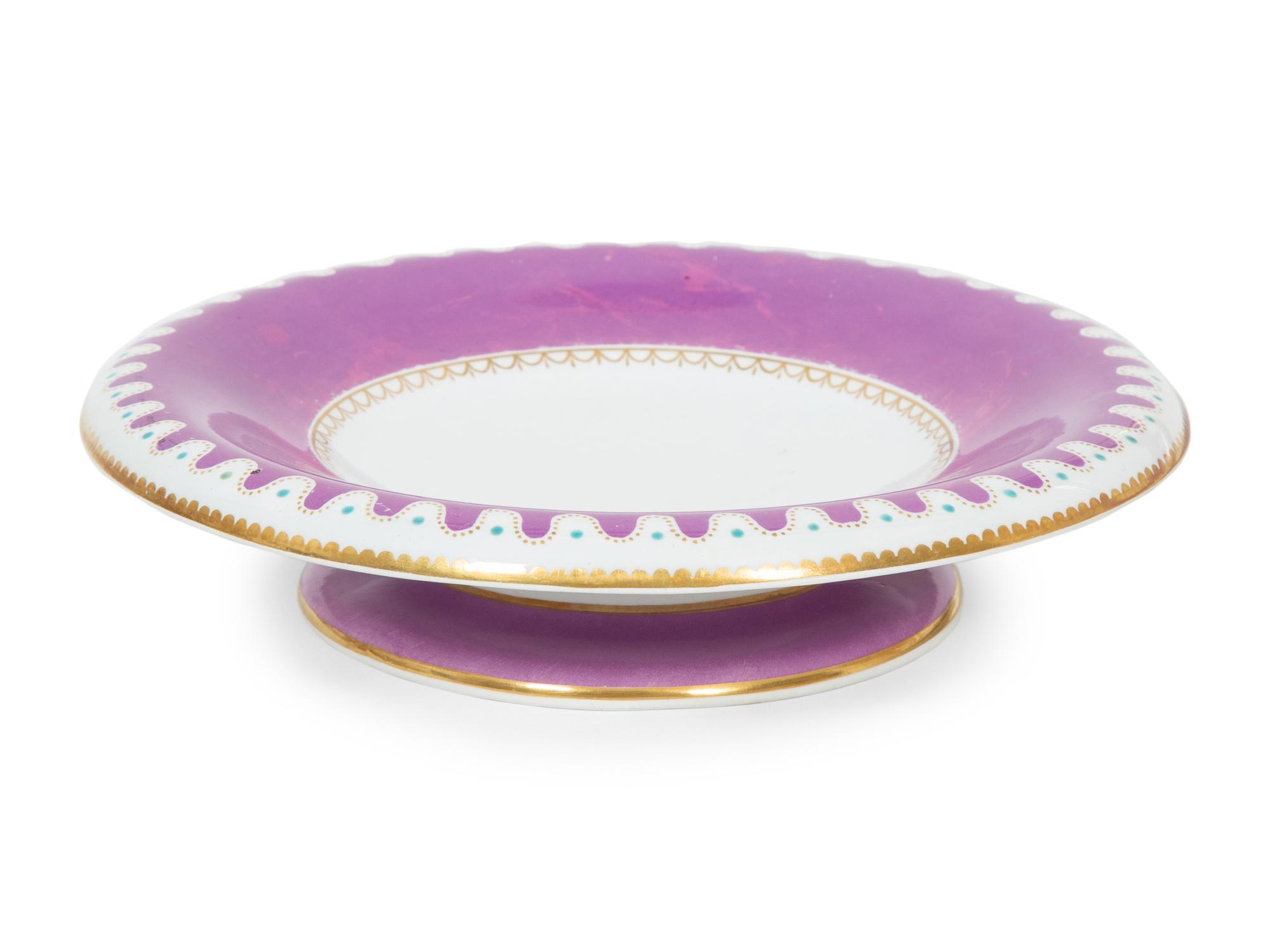 A Wedgwood Porcelain Sixteen-Piece Dessert Service