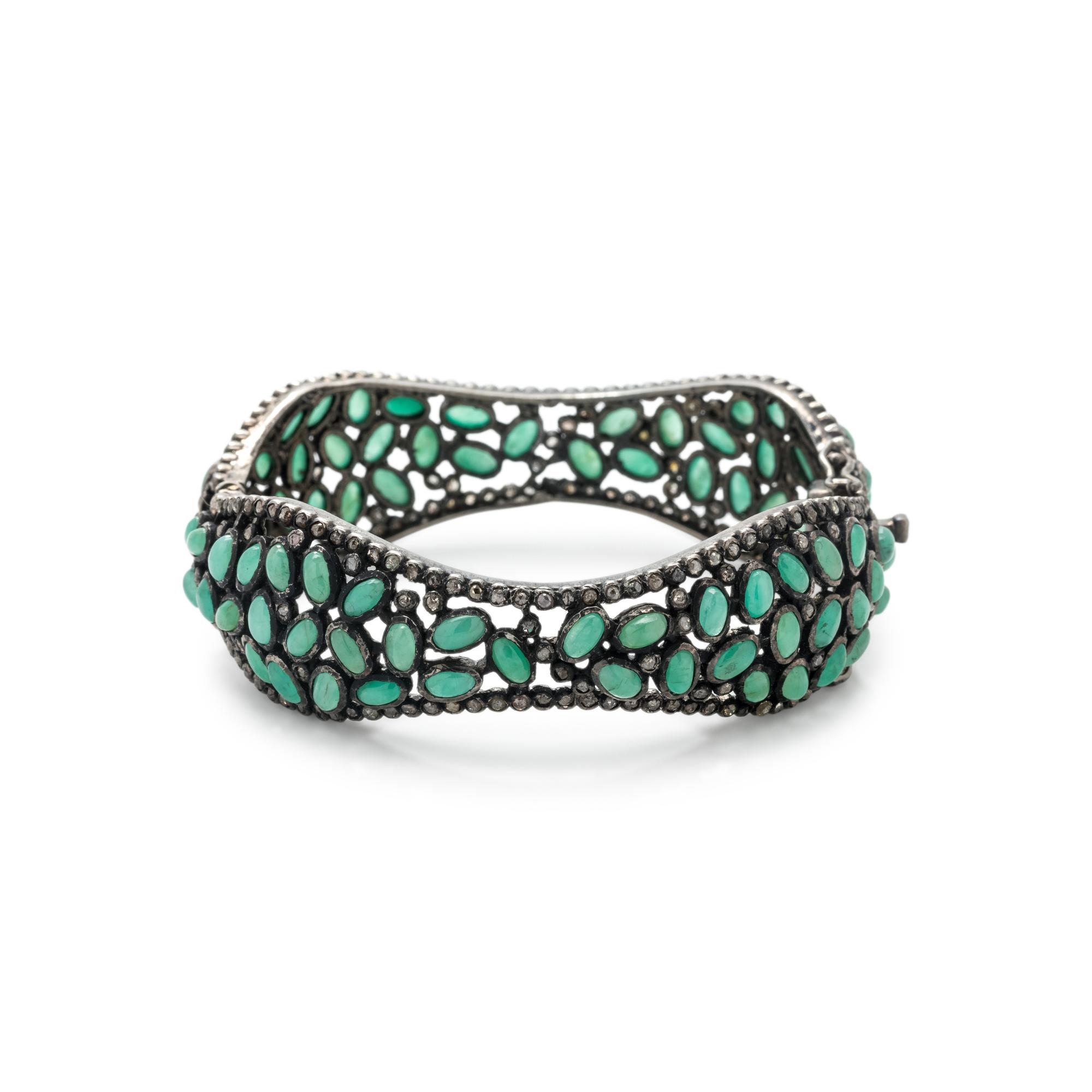 GREEN BERYL AND DIAMOND BANGLE BRACELET