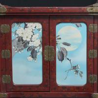 A Japanese lacquer display cabinet with cloisonné panels 日本漆器立柜及底座 Late Meiji period ????