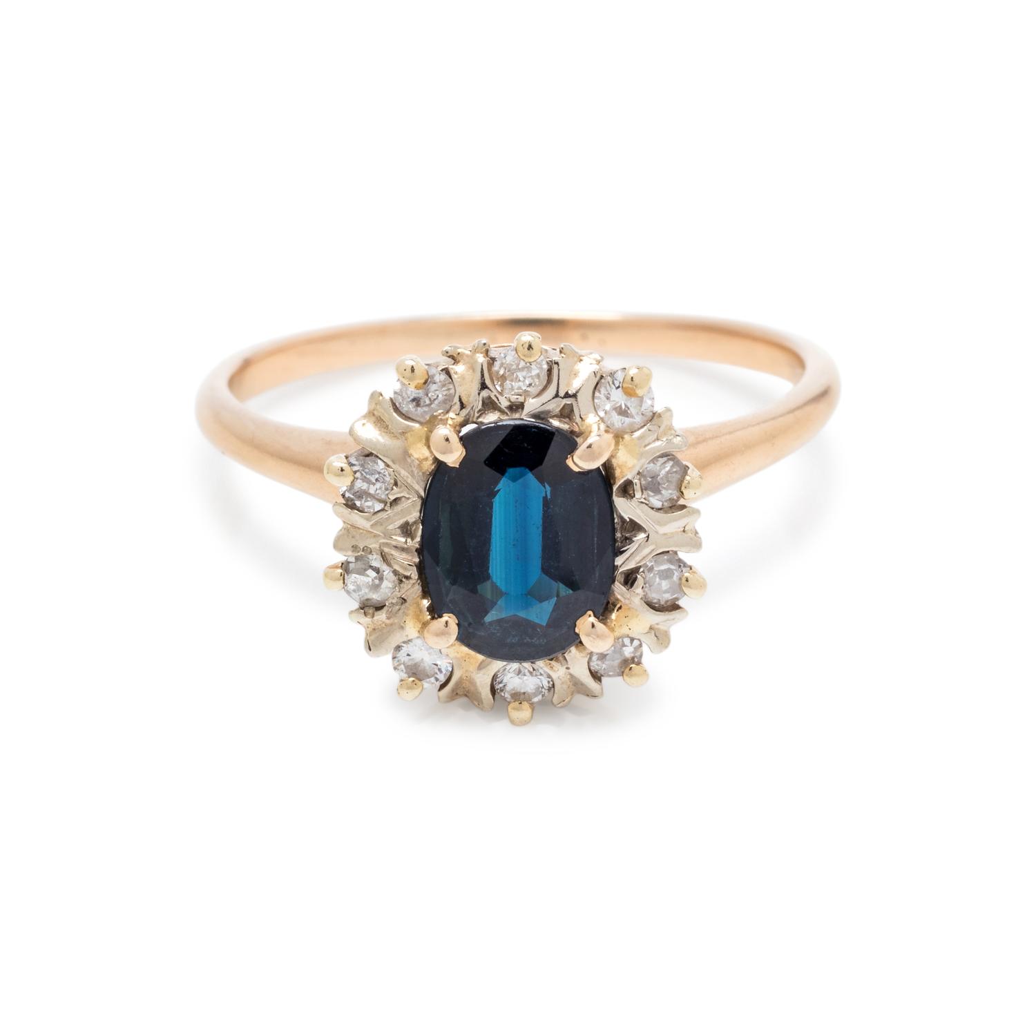 SAPPHIRE AND DIAMOND RING