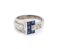 SAPPHIRE AND DIAMOND RING