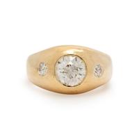 YELLOW GOLD AND DIAMOND RING