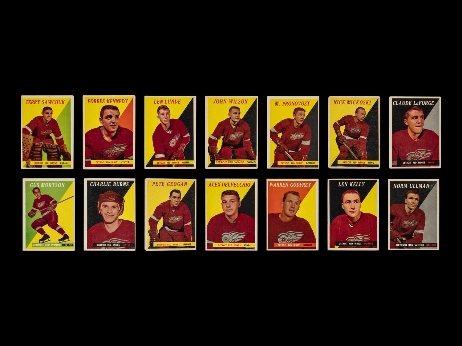 A Collection of Detroit Red Wings 1958 Topps Hockey Cards (14)