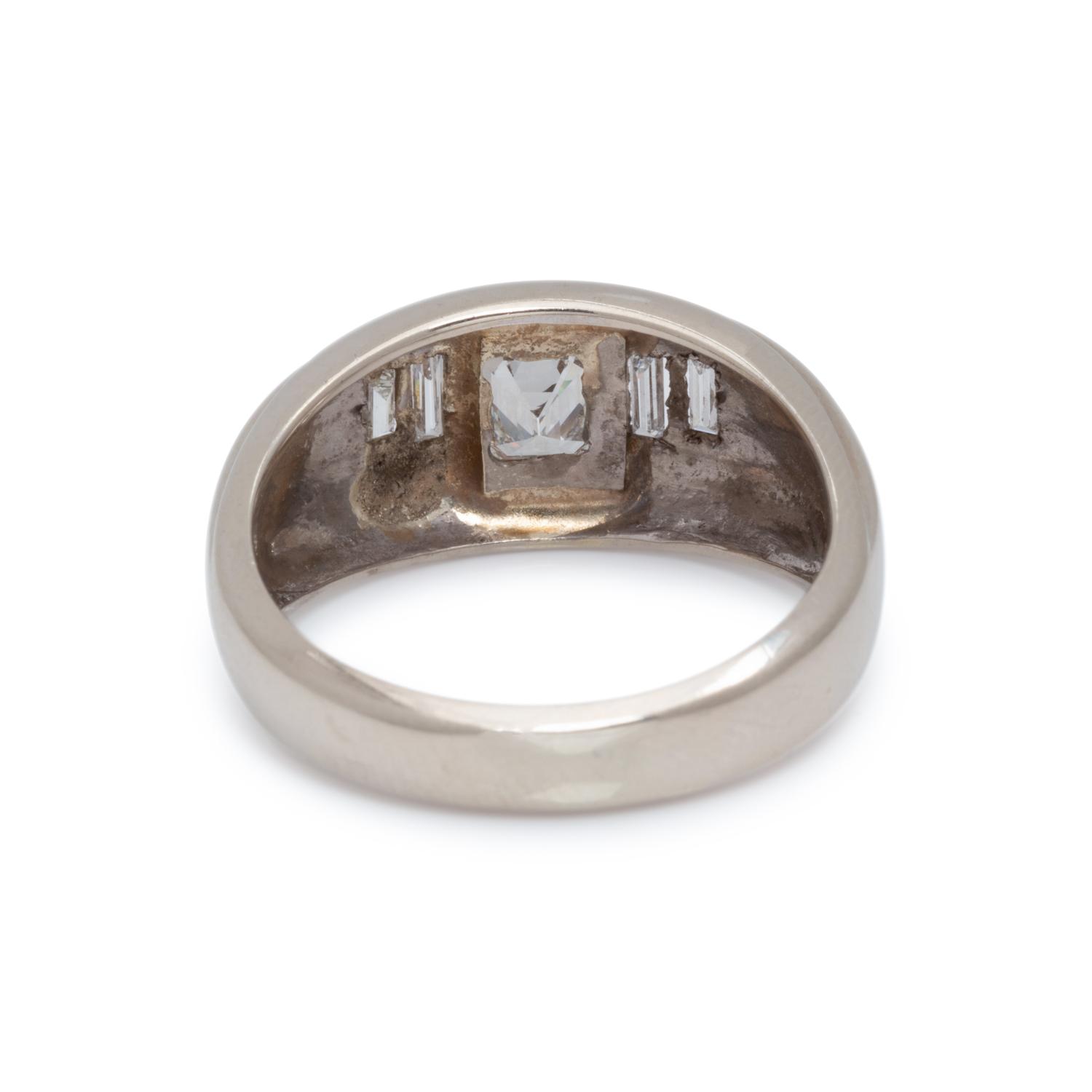 DIAMOND RING